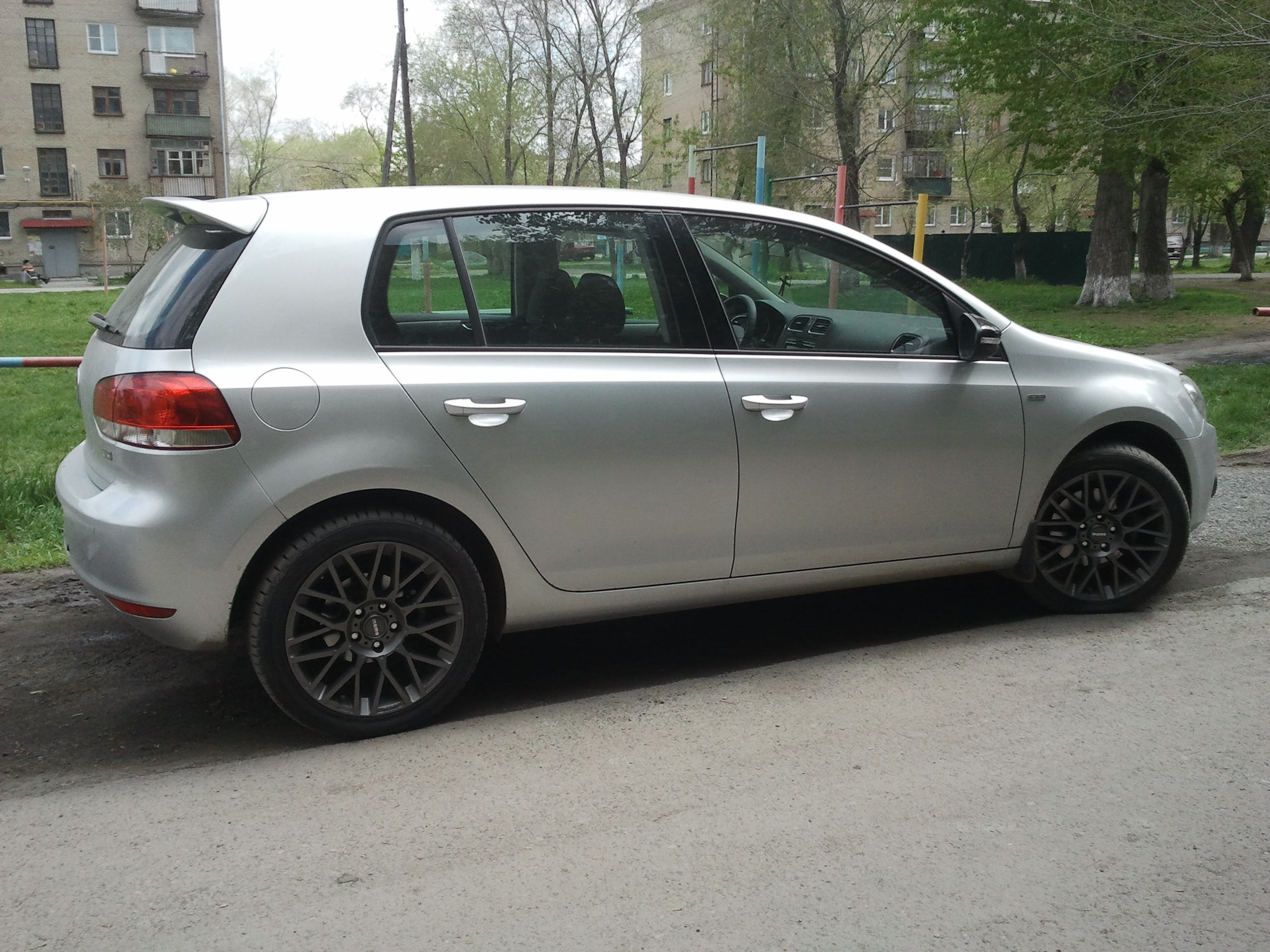 Golf 6 белый черные диски